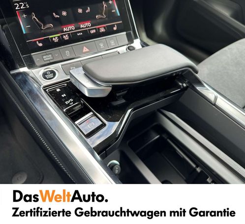 Audi Q8 55 quattro e-tron Business 250 kW image number 17