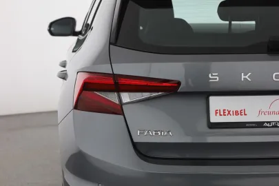 Car image 30