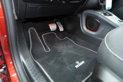 Car image 27