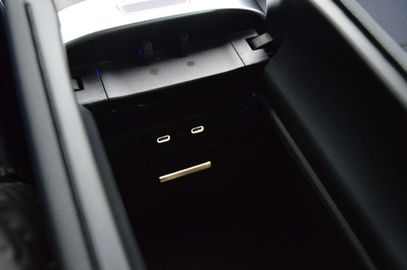 Car image 36