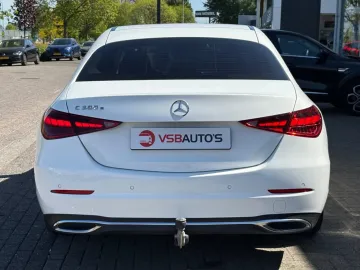 Car image 29