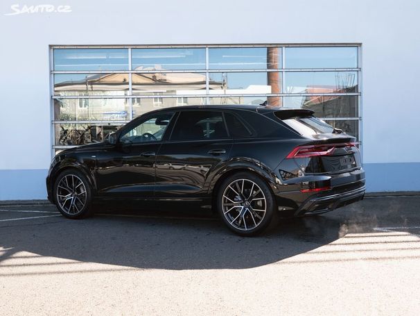 Audi Q8 55 TFSI quattro S-line 250 kW image number 2