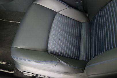 Car image 37