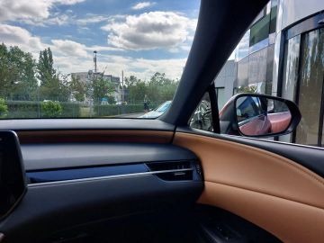 Car image 29