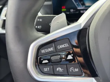 Car image 38