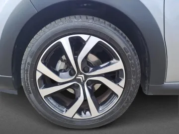 Car image 35