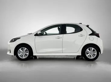 Car image 4