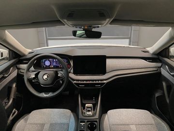 Car image 28