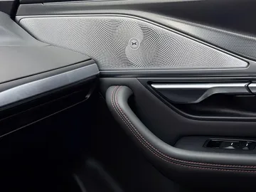 Car image 37