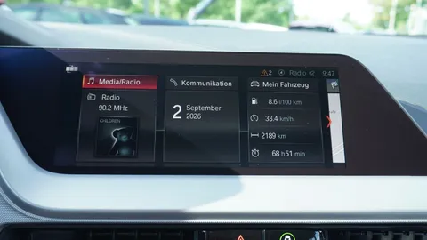 Car image 30