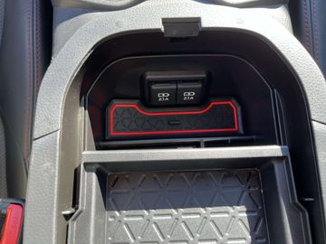 Car image 36