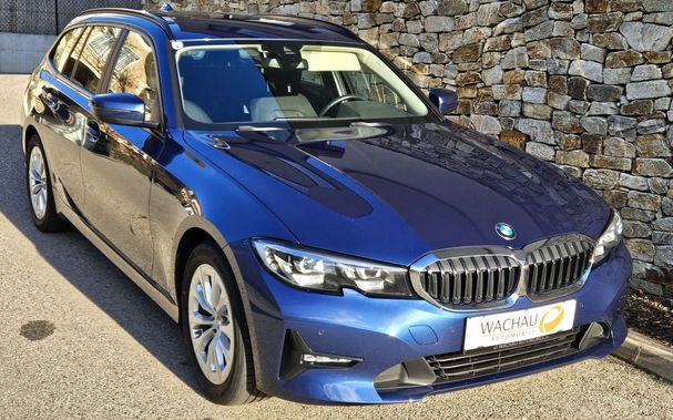 BMW 320d Touring xDrive 140 kW image number 1