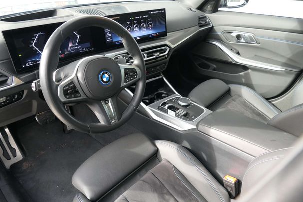 BMW 330e Touring 215 kW image number 4