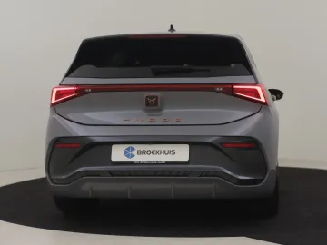 Car image 30