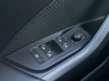 Car image 37