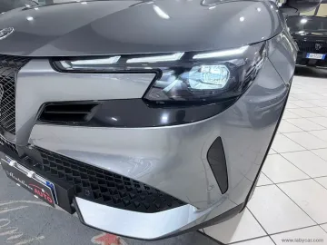 Car image 26