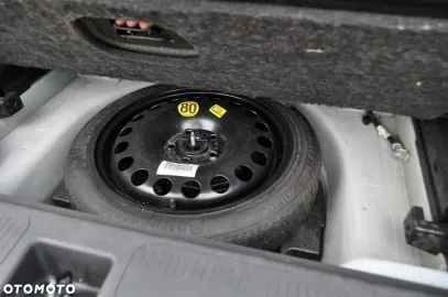 Car image 34