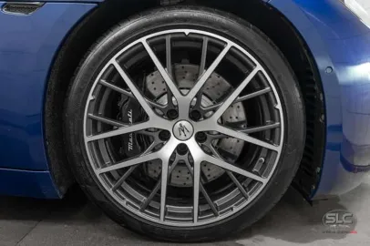 Car image 32