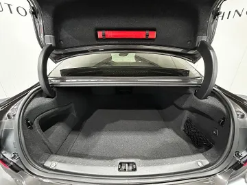 Car image 32