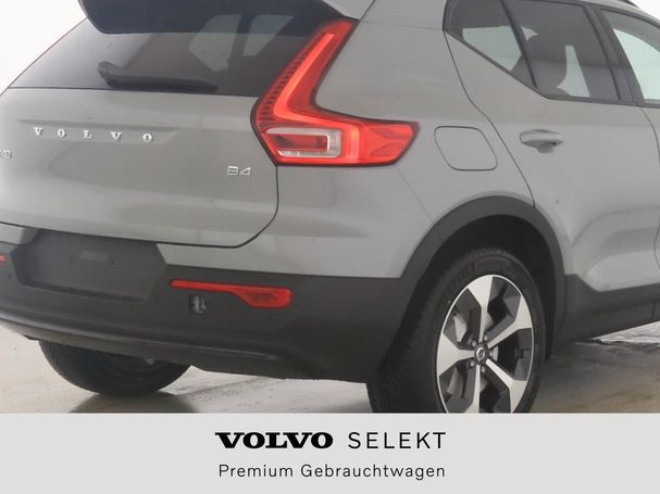 Volvo XC40 Plus Dark 145 kW image number 4