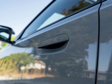 Car image 27