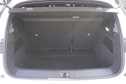 Car image 40
