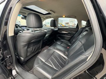 Car image 37