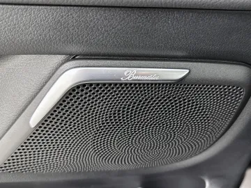 Car image 40