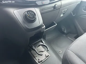 Car image 28