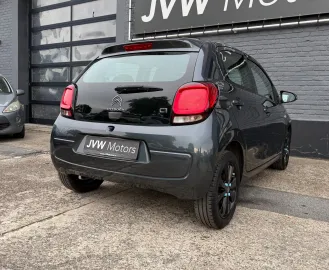 Car image 5