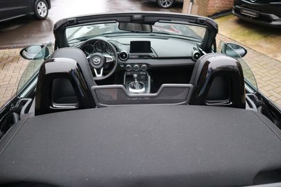 Car image 25