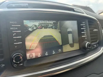 Car image 30