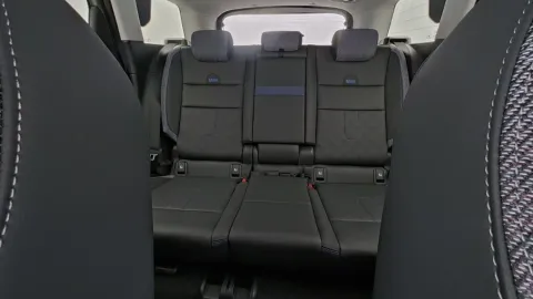 Car image 26