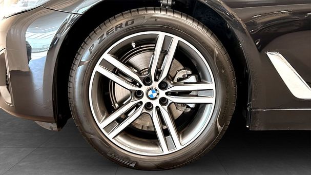 BMW 520d Touring xDrive 140 kW image number 9