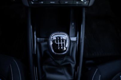 Car image 26