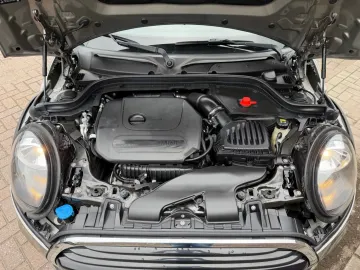 Car image 35