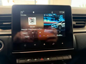 Car image 15