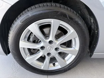 Car image 20