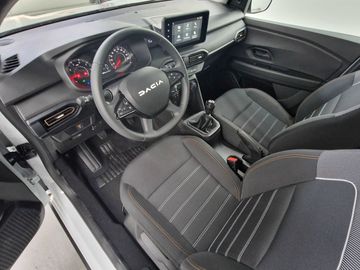 Car image 30