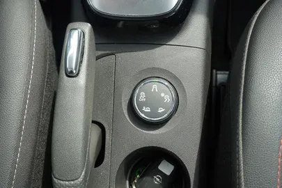Car image 27