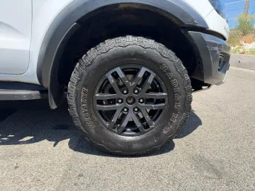 Car image 35