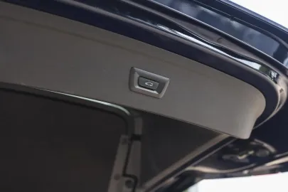 Car image 35