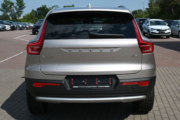 Volvo XC40 B4 155 kW image number 4