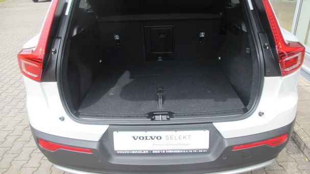 Volvo XC40 B3 Core 120 kW image number 9