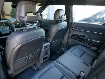 Car image 35