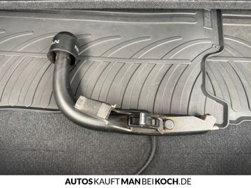 Car image 34