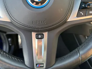 Car image 32