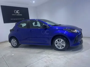 Car image 3