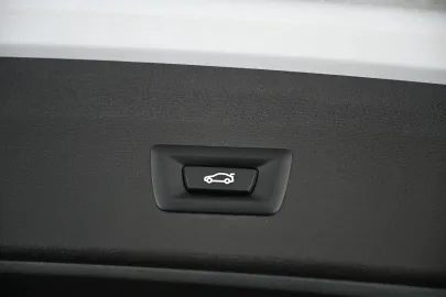 Car image 39