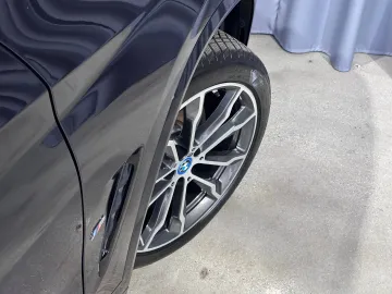 Car image 43